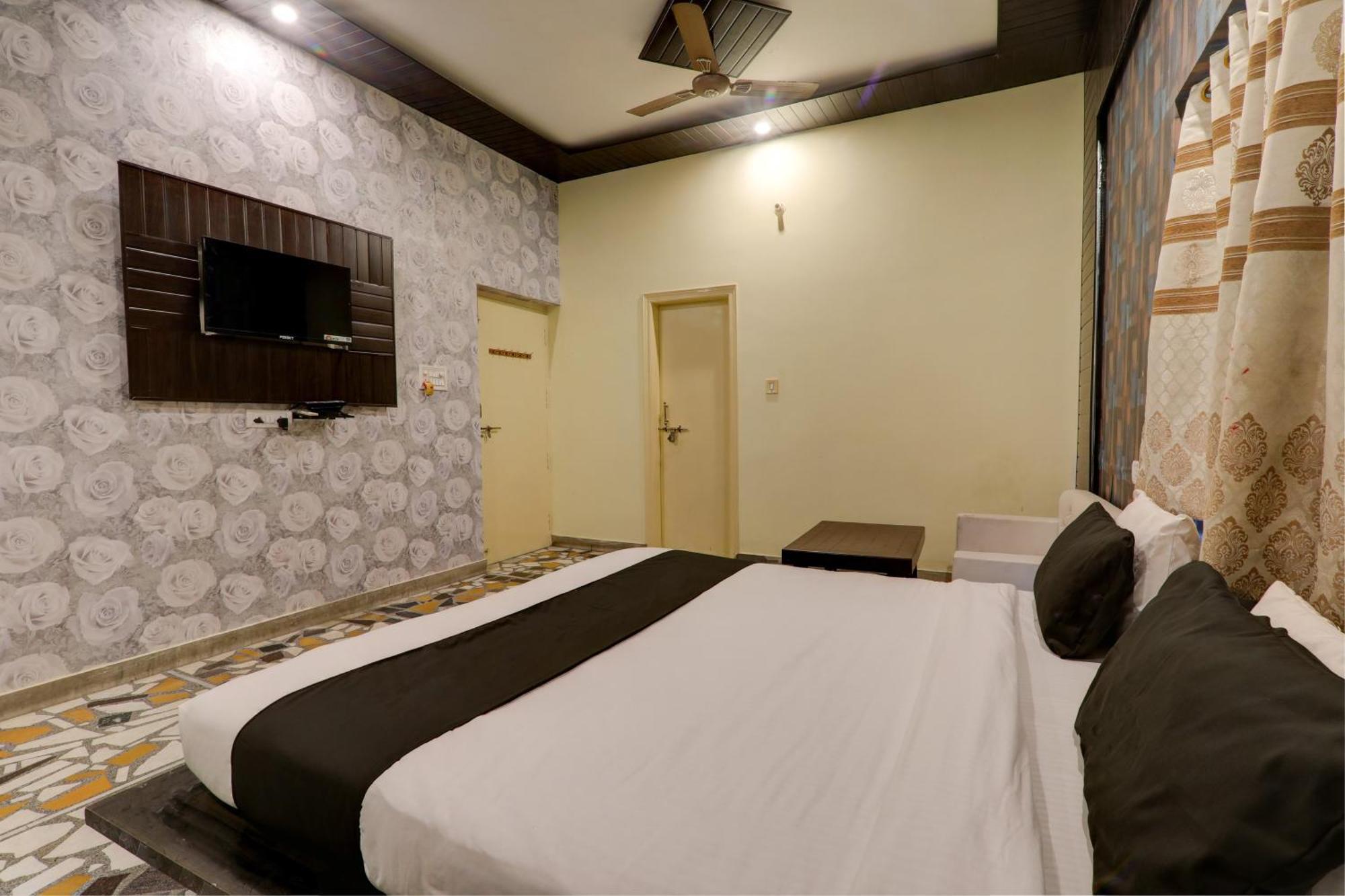 Hotel O Flagship Adbhut Moment Hotel Varanasi Exterior photo